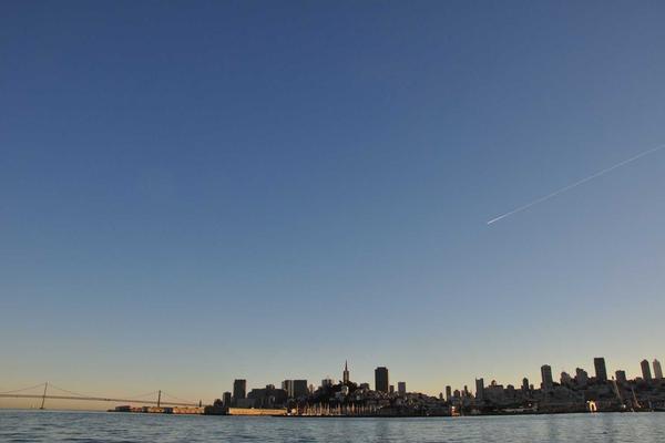 2026世界杯赛事预测分析大图，展示足球场与数据图表背景